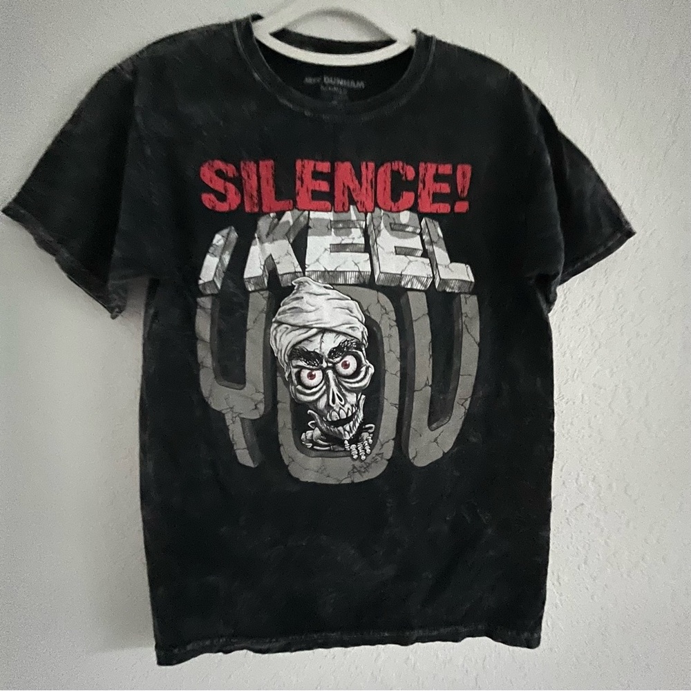 NWOT Dunham Achmed Men’s Graphic Washed Black Short Sleeve Tee Shirt Small